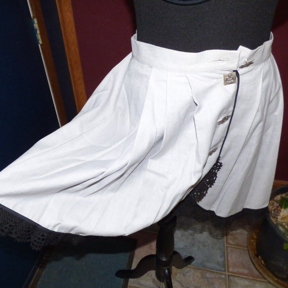 QUIRKY GOTH OCTOBERFEST TRACHT FOLKLORE GREY BLACK LACE PLEATED MINI SKIRT 44 ML